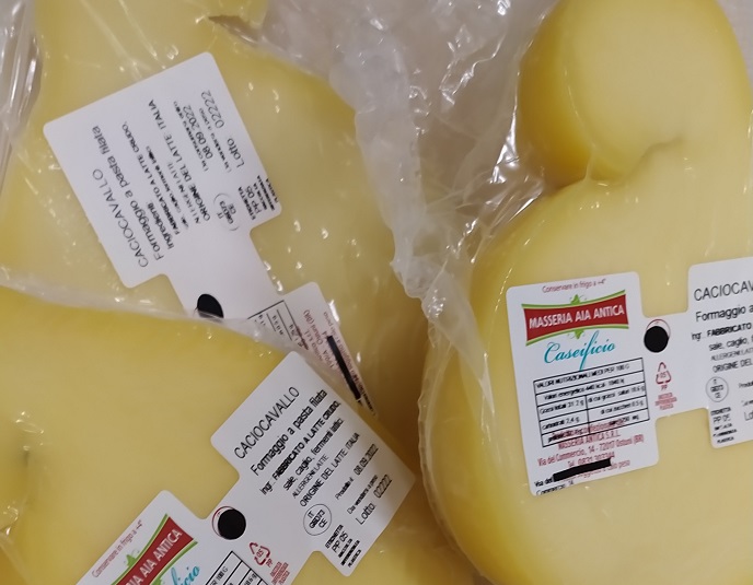 Caciocavallo, caciocavallo con peperoncino, provola