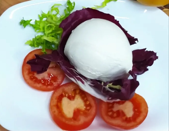 Fior di latte, trecce, treccione, nodi, ciliegine, sfoglia