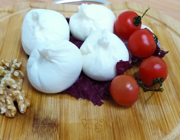  Burrata, burratine, stracciatella, bocconcini alla panna