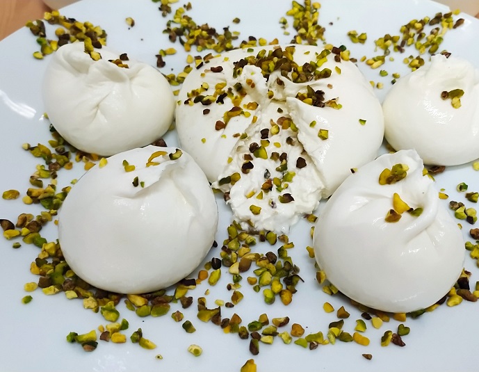  Burrata, burratine, stracciatella, bocconcini alla panna