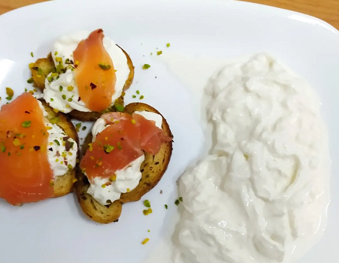  Burrata, burratine, stracciatella, bocconcini alla panna