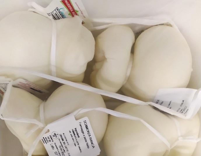 Scamorza, scamorzone, scamorzine, ciambella, silani, schiacciate, treccia dura