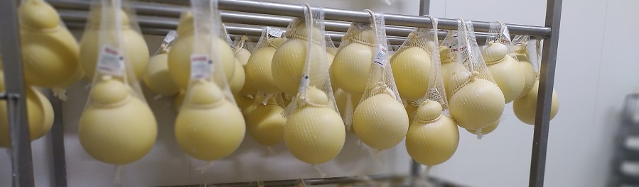 Caciocavallo, caciocavallo con peperoncino, provola